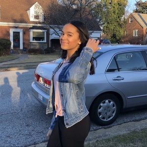 Meet your Posher, Mikayla